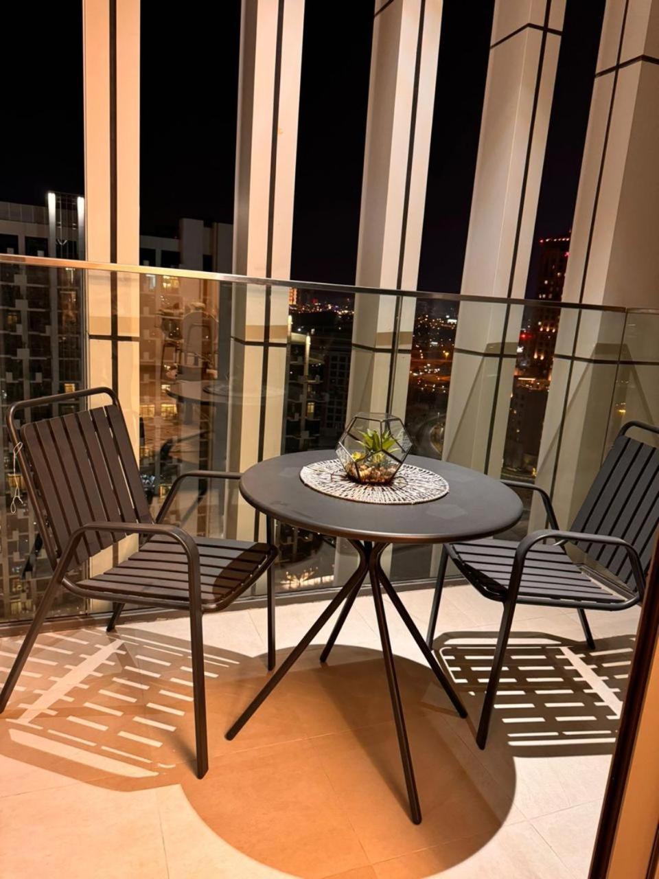 Апартаменти Burj Khalifa View Modern 1bhk With Balcony *