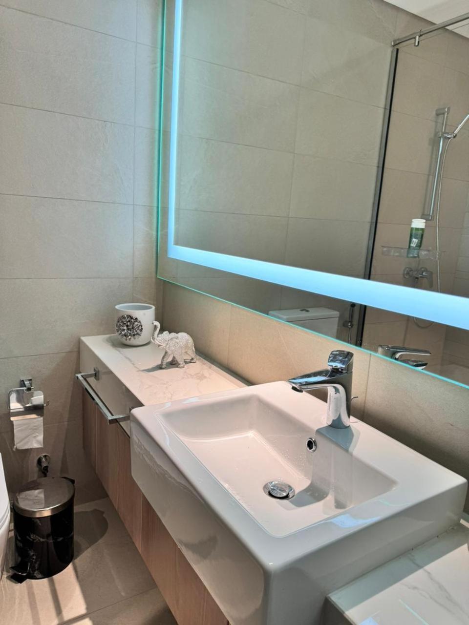 Апартаменти Burj Khalifa View Modern 1bhk With Balcony