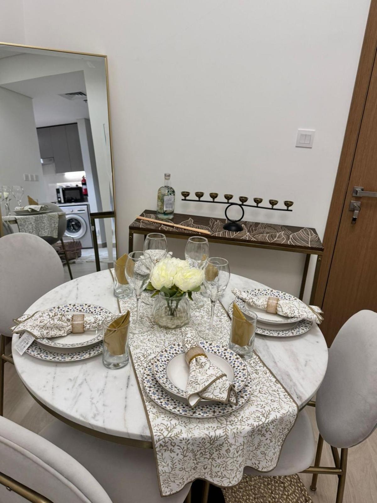 Burj Khalifa View Modern 1bhk With Balcony Апартаменти Дубай